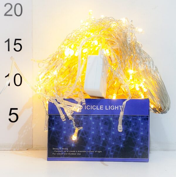 Cortina De Luces Navida 3mts X70cm 140led Calida