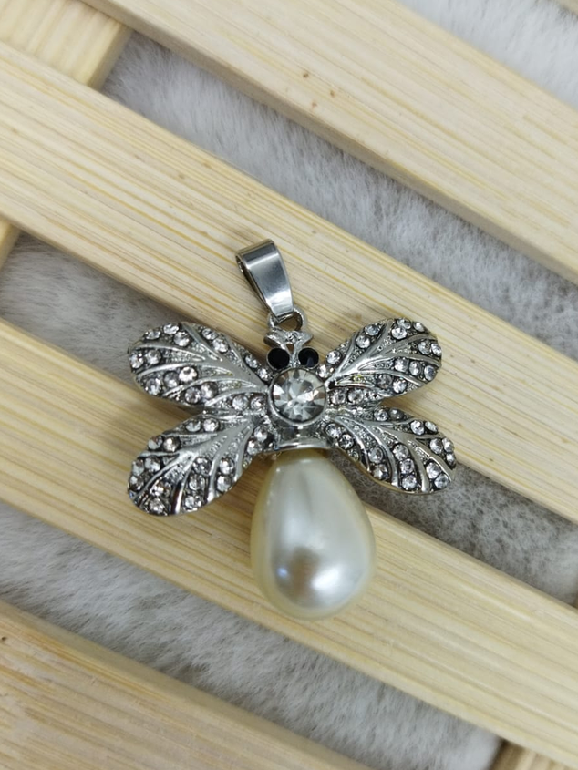 DIJE DE ACERO CON STRASS LIBÉLULA/ ABEJAS - Imagen 3