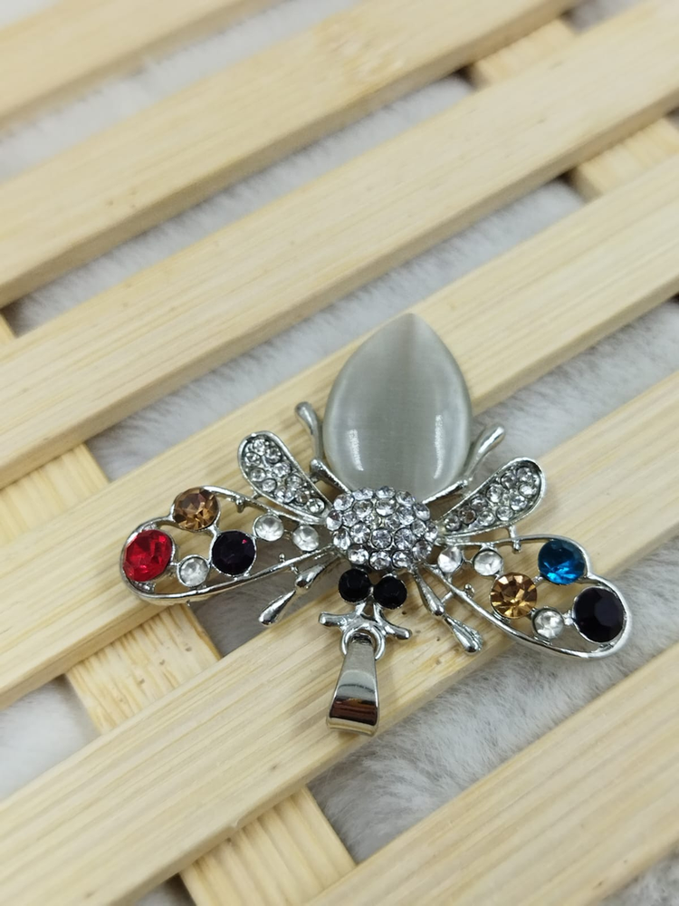 DIJE DE ACERO CON STRASS LIBÉLULA/ ABEJAS